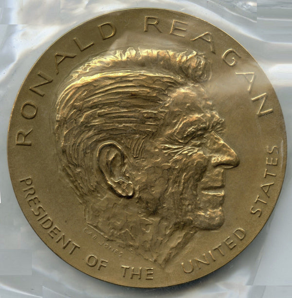 Ronald Reagan Presidential Art Medal Round United States Mint Treasury - B435