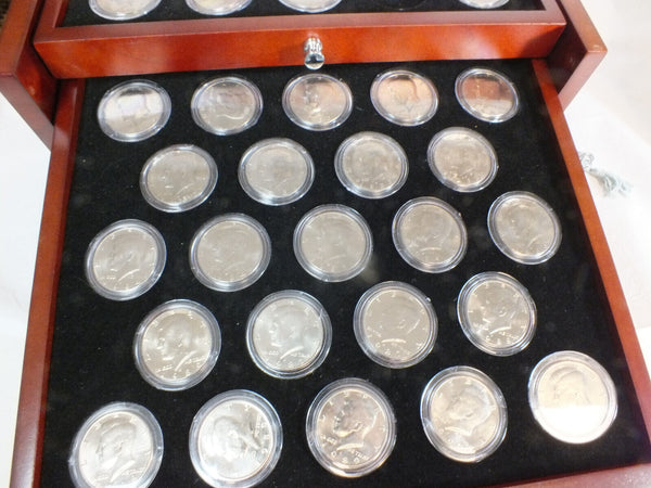 John F Kennedy Uncirculated U.S. Half Dollar 91 Coins & Wood Display Case -DM812