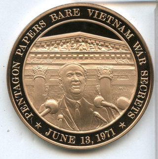 Pentagon Papers Vietnam Daniel Ellsberg Bronze Proof Medal Franklin Mint JL222